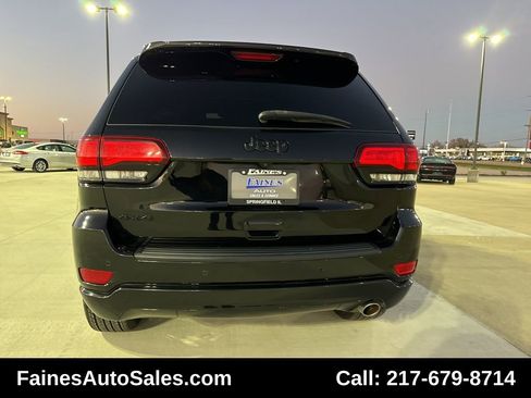 Used 2019 Jeep Grand Cherokee Altitude image 15