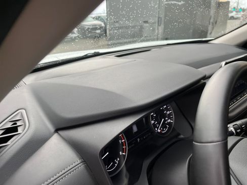 Used 2025 Nissan Rogue SV image 36