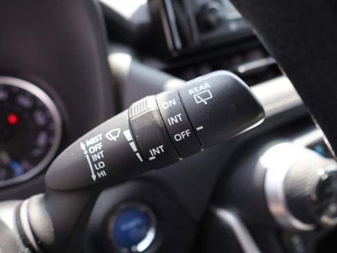 Used 2022 Toyota RAV4 XLE AWD/4WD image 30
