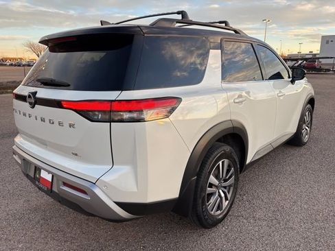 Certified 2023 Nissan Pathfinder SL w/ Lighting Package (N92) image 7