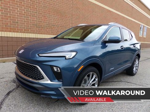 Used 2024 Buick Encore GX Avenir AWD/4WD image 2