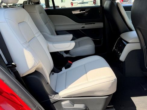 New 2026 Lincoln Aviator AWD image 7
