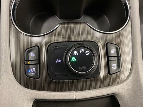 Used 2021 GMC Acadia SLT w/ Preferred Package image 23