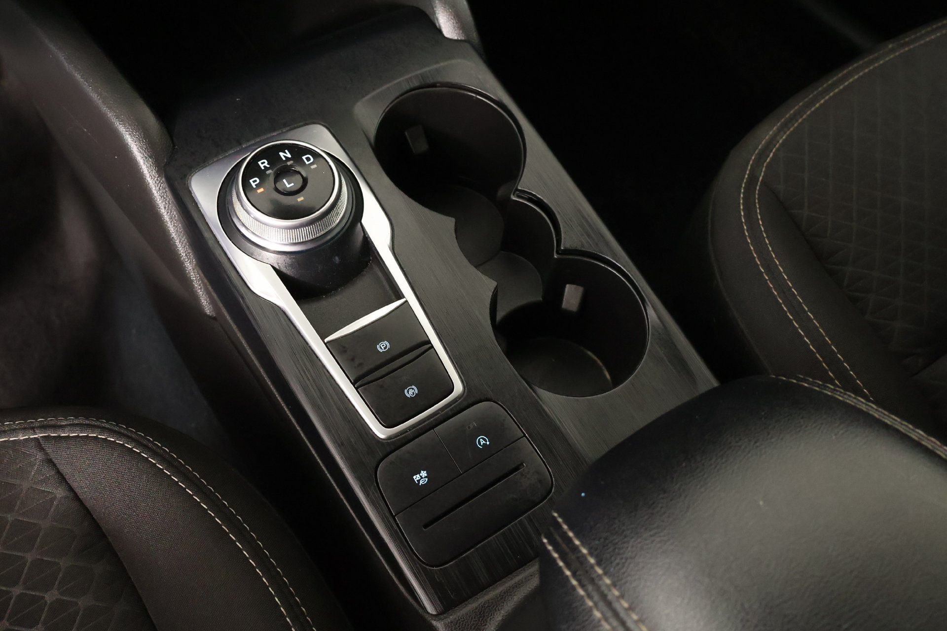 Used 2025 Ford Escape Active w/ Cold Weather Package FWD image 8