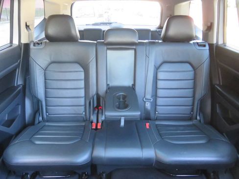 Used 2018 Volkswagen Atlas SEL Premium image 24