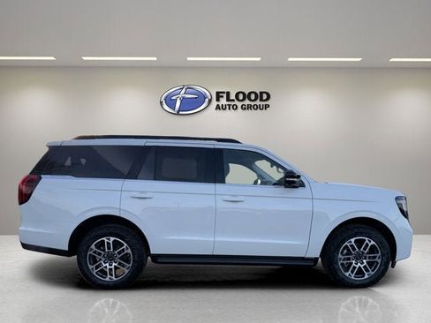 New 2026 Ford Expedition Active image 4