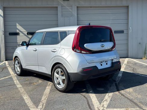 Used 2020 Kia Soul LX FWD image 3