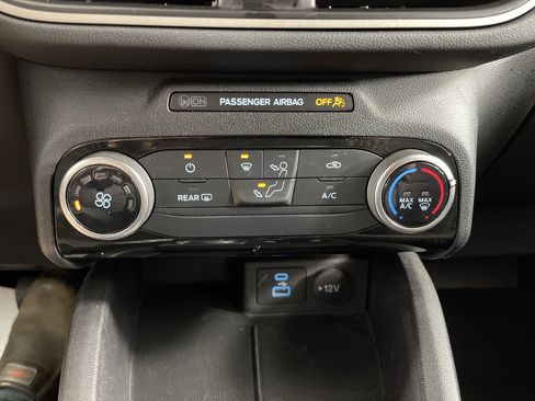 Used 2022 Ford Escape SE image 23