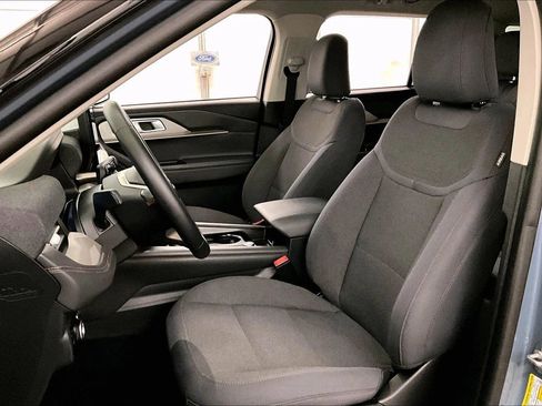 Certified 2025 Ford Explorer Active image 24