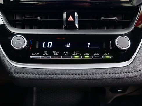 Used 2024 Toyota Corolla SE FWD image 19