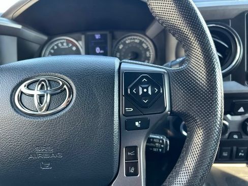 Used 2020 Toyota Tacoma TRD Off-Road w/ Technology Package AWD/4WD image 15