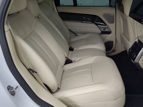 Used 2024 Land Rover Range Rover Autobiography image 21