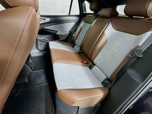 Used 2025 Volkswagen ID.4 Limited image 25