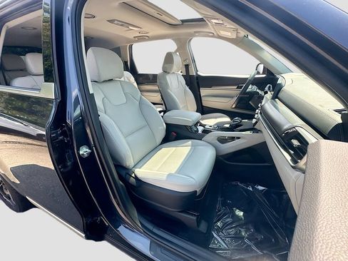 Certified 2025 Kia Telluride S FWD image 30
