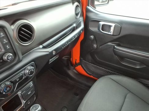 Used 2020 Jeep Wrangler Sport image 33