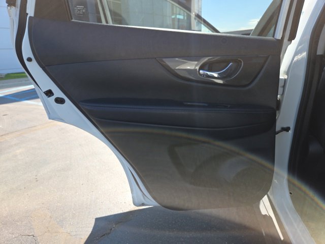Used 2020 Nissan Rogue SV AWD/4WD image 12