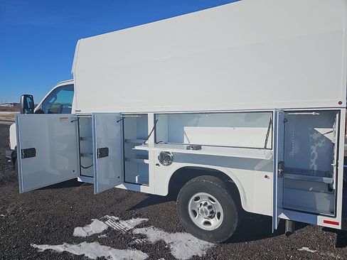 New 2024 Chevrolet Express 3500 w/ Power Convenience Package image 9