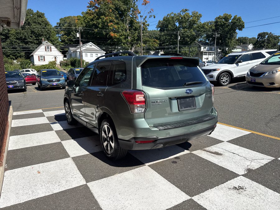 Used 2018 Subaru Forester 2.5i Premium w/ All-Weather Package AWD/4WD image 4