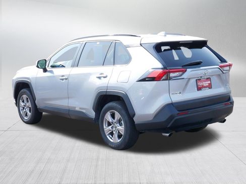 Used 2025 Toyota RAV4 XLE AWD/4WD image 5
