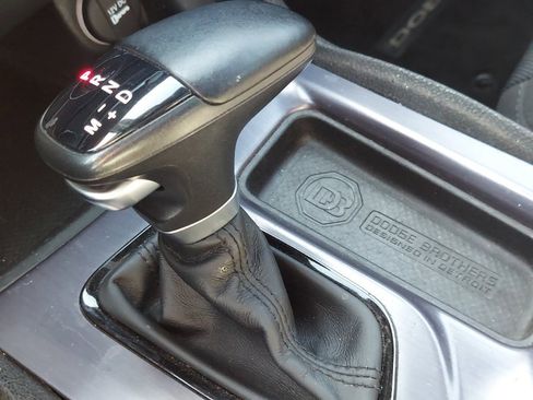 Used 2017 Dodge Charger SXT w/ Navigation & Travel Group image 20