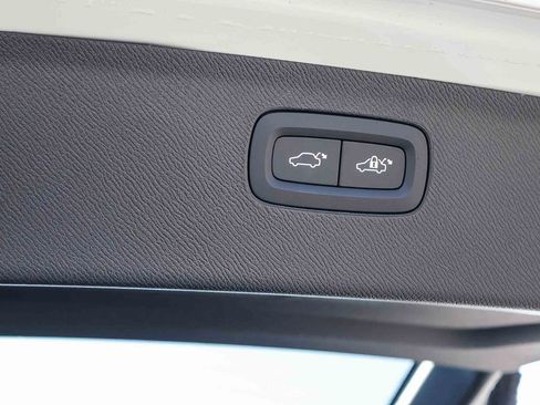 New 2026 Volvo XC90 B6 Plus w/ Protection Package Premier image 29