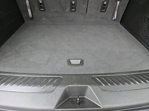 Used 2024 Chevrolet Suburban LT image 99