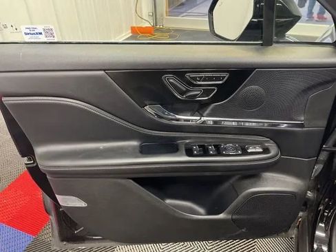 Used 2023 Lincoln Corsair Grand Touring image 8