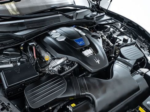 Used 2018 Maserati Ghibli S Q4 image 32