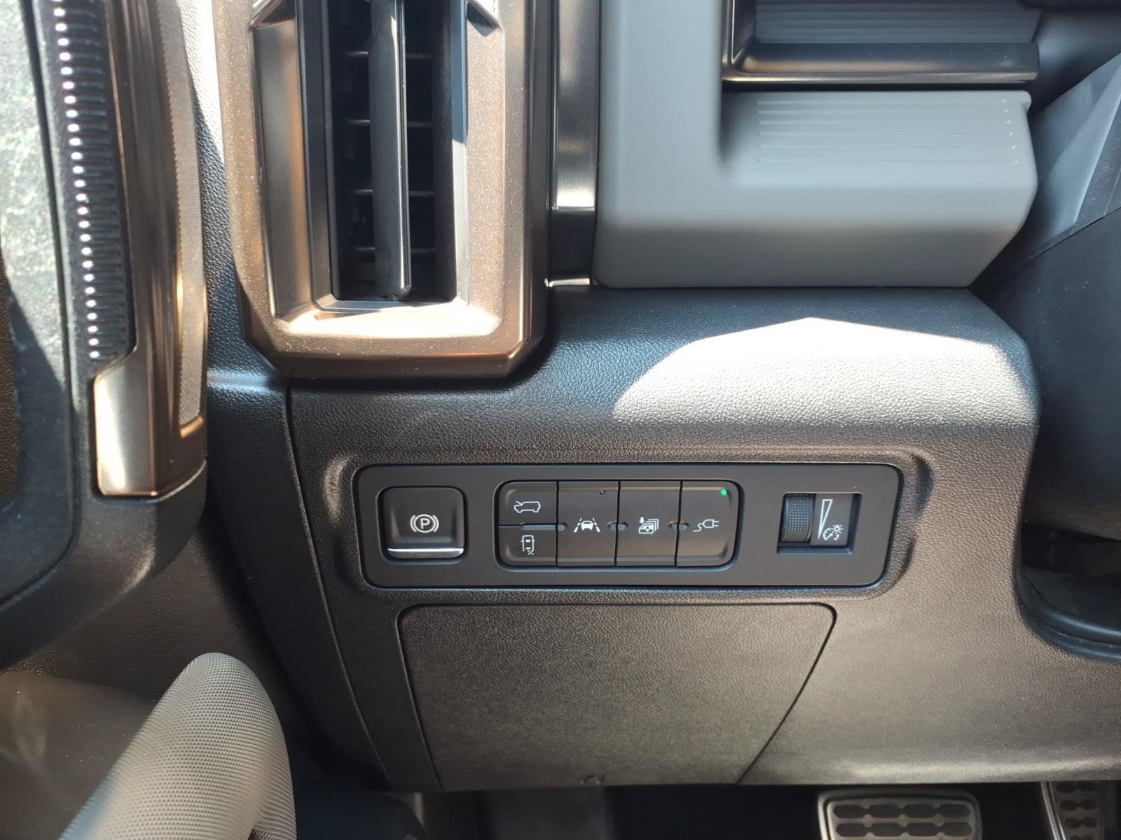 Used 2024 GMC Hummer EV 3X w/ LPO, Illumination Package AWD/4WD image 28