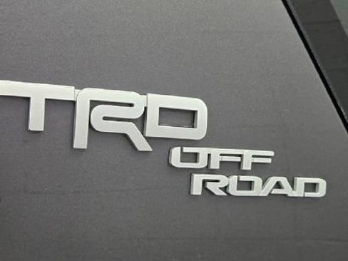 Used 2022 Toyota 4Runner TRD Off-Road Premium AWD/4WD image 7
