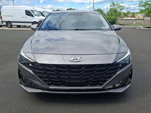 Used 2023 Hyundai Elantra Limited FWD image 2