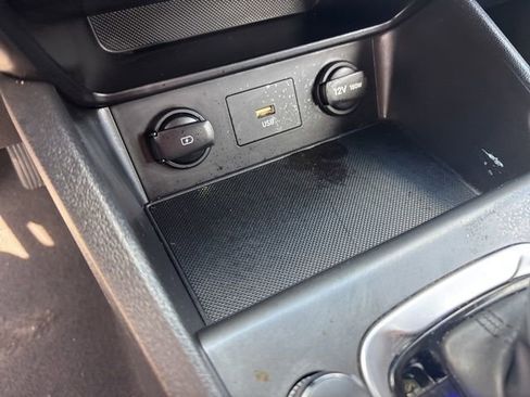 Used 2022 Hyundai Kona SE image 23