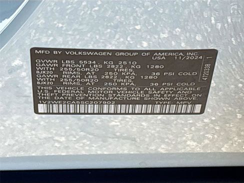 Used 2025 Volkswagen Atlas Cross Sport SE FWD image 32