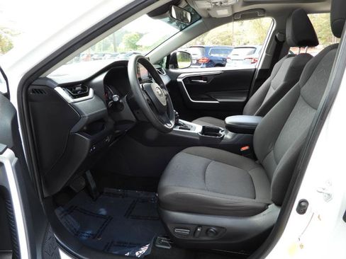 Used 2019 Toyota RAV4 XLE image 28