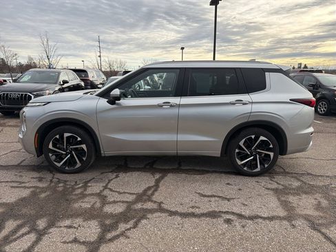 Used 2022 Mitsubishi Outlander SEL image 8