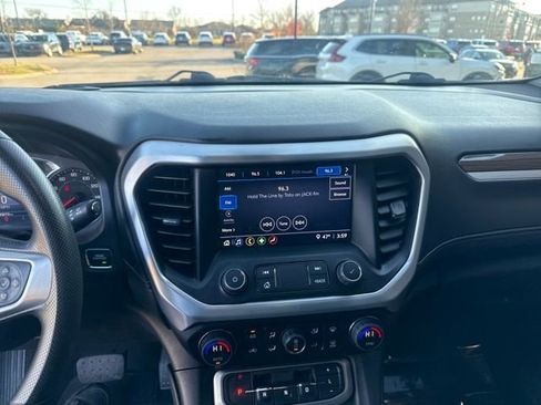 Used 2023 GMC Acadia SLE image 14