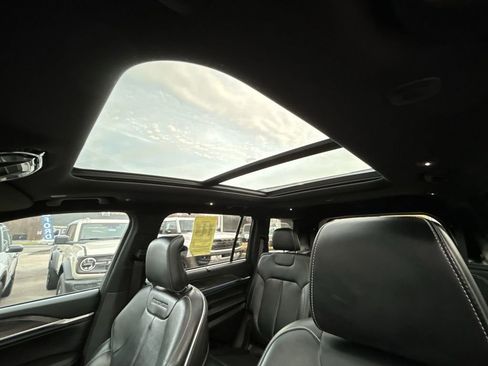 Used 2021 Jeep Grand Cherokee L Overland w/ Luxury Tech Group IV image 22