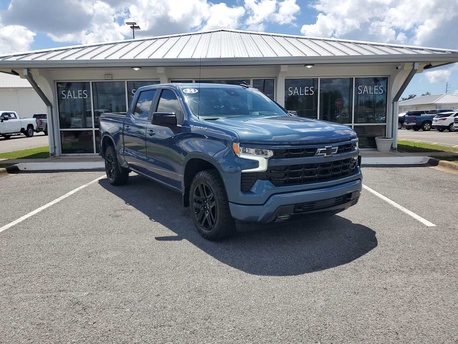 Used 2024 Chevrolet Silverado 1500 RST RWD image 9