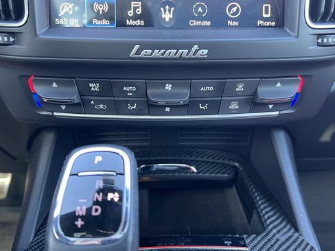 Used 2020 Maserati Levante S GranSport image 30