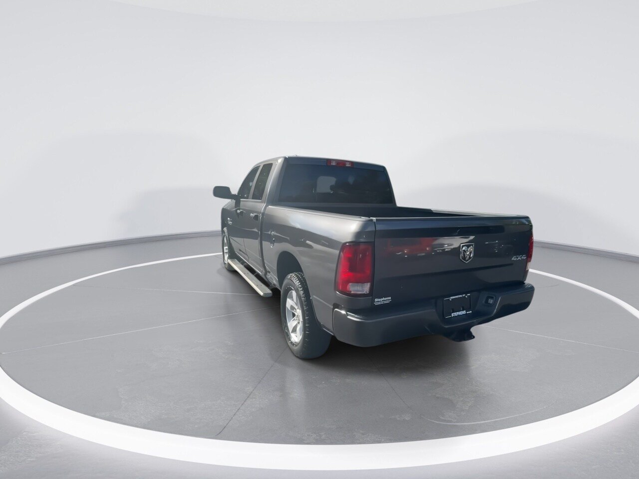 Used 2018 RAM 1500 Express AWD/4WD image 17