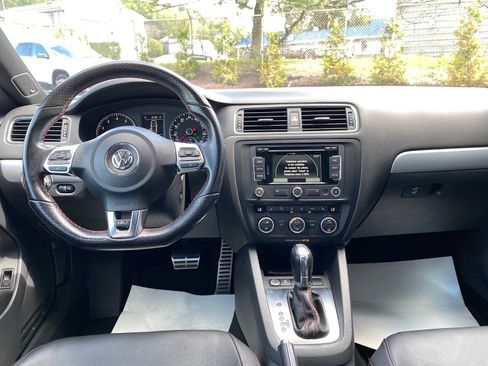 Used 2013 Volkswagen Jetta GLI Autobahn FWD image 7