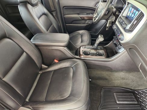 Certified 2018 GMC Canyon SLT w/ Driver Alert Package image 15