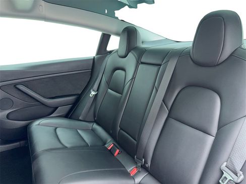 Used 2021 Tesla Model 3 Standard Range Plus image 41