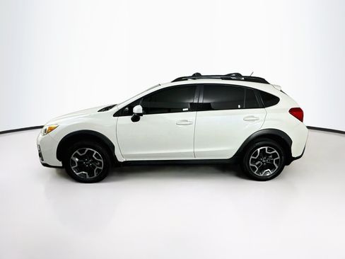 Used 2017 Subaru Crosstrek 2.0i Premium w/ Moonroof Package AWD/4WD image 4