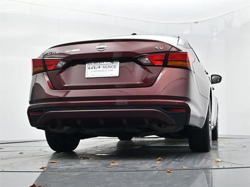 Used 2024 Nissan Altima 2.5 SV image 38
