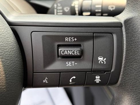 Certified 2025 Nissan Kicks SV AWD/4WD image 16