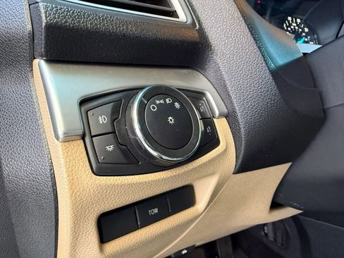Used 2017 Ford Explorer XLT FWD image 40