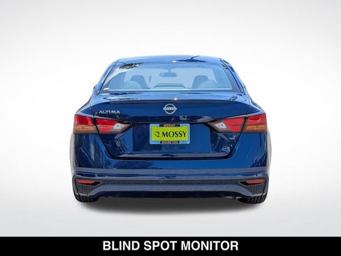 Used 2024 Nissan Altima 2.5 S FWD image 9