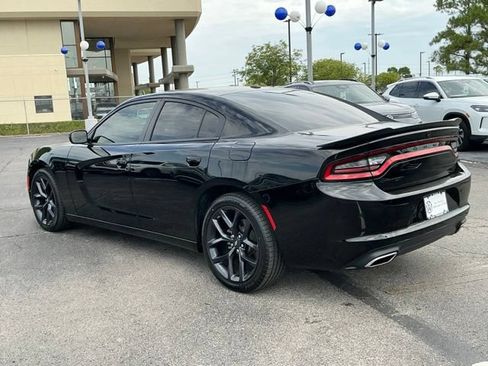 Used 2022 Dodge Charger SXT w/ Blacktop Package RWD image 5