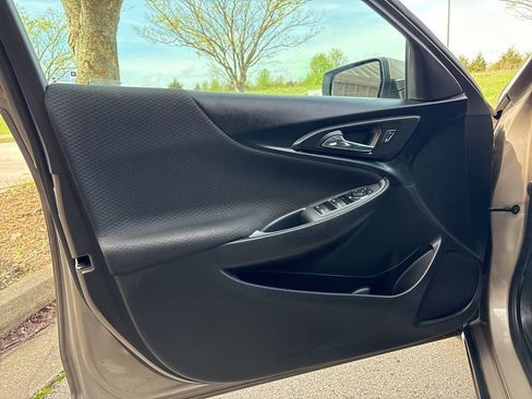 Used 2023 Chevrolet Malibu LT image 17